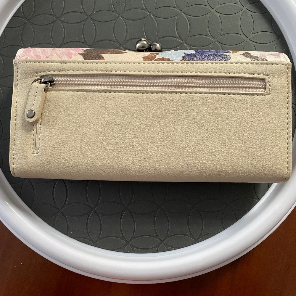 Vintage Fiorelli Wallet Flower Pattern Rhinestone Closure - Picture 7 of 13